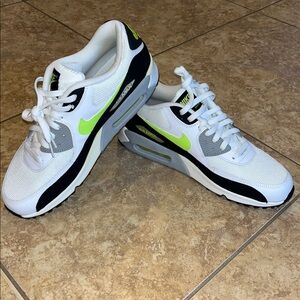 NEW NIKE Air Max 90 Essential RARE Size 11